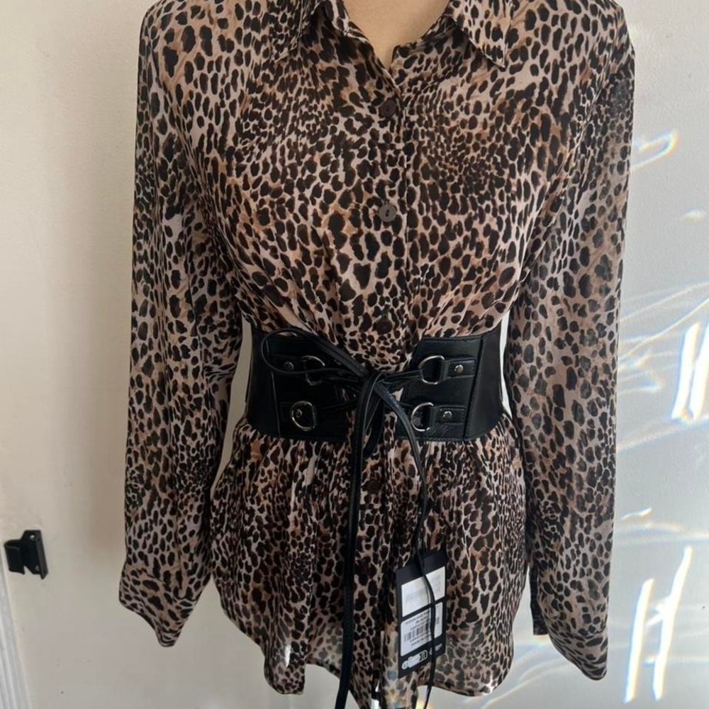 Y2k leopard print lose fit long sleeve collared blouse‎ size 14